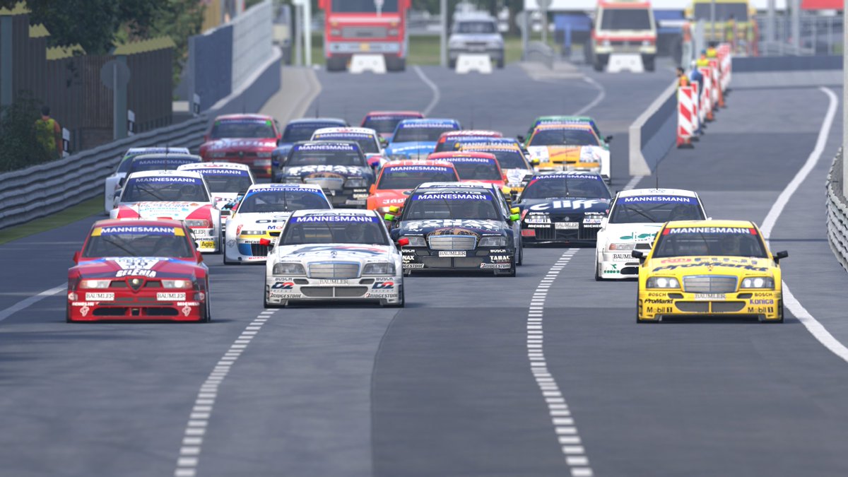 RaceRoom tweet media