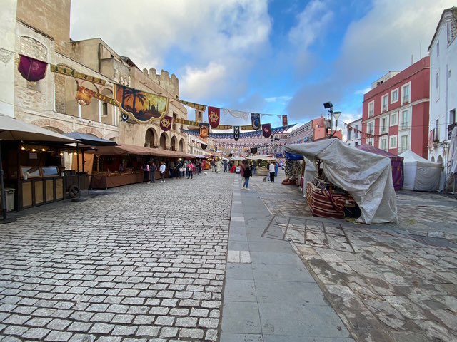 🎙️ Silvia González, <a href="/silgoncha/">Silvia González /♥️</a> :
“Al-Mossassa debería emocionar y unir a la ciudad, no convertirse en un mercado caro y sin orden. Hay que recuperar su historia, mejorar la organización y hacerla accesible para todas las familias. Badajoz merece mucho más.”
#VamosConBadajoz