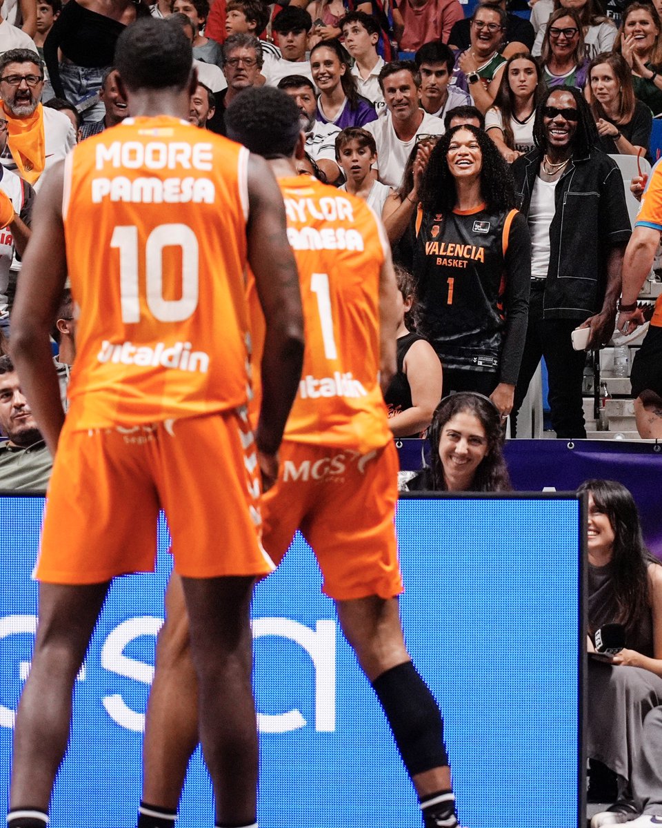 Lo que une el baloncesto 🫶🏼
<a href="/KamTaylor5/">Kam Taylor</a> | <a href="/kendrick3perry/">Kendrick Perry</a>