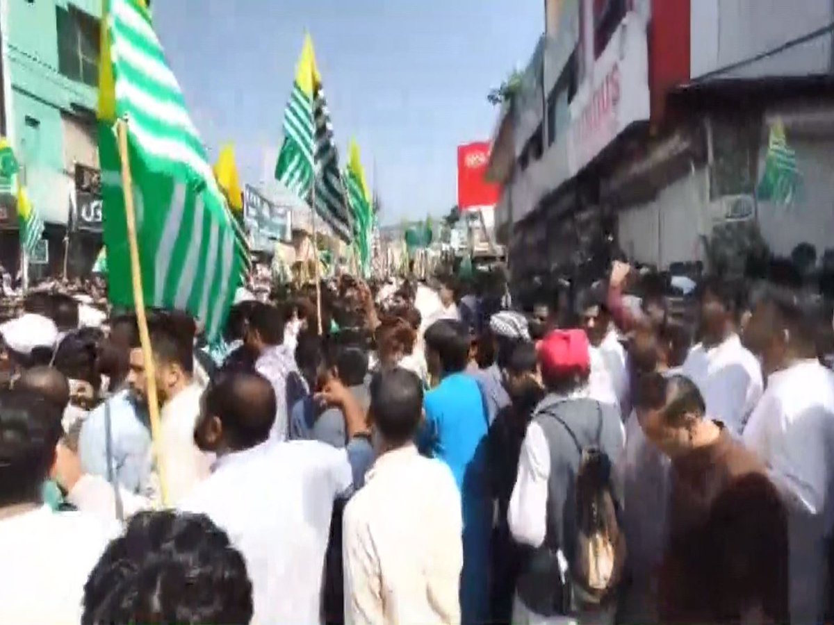 ani_digital's tweet photo. Major protests against Pak government in PoJK, opposition alleges forces fired on protestors

Read @ANI Story | https://t.co/ZSMcU4wArn
#PoJK #PakGovernment #Protests #Opposition #Pakistan https://t.co/LIugY0yKrx