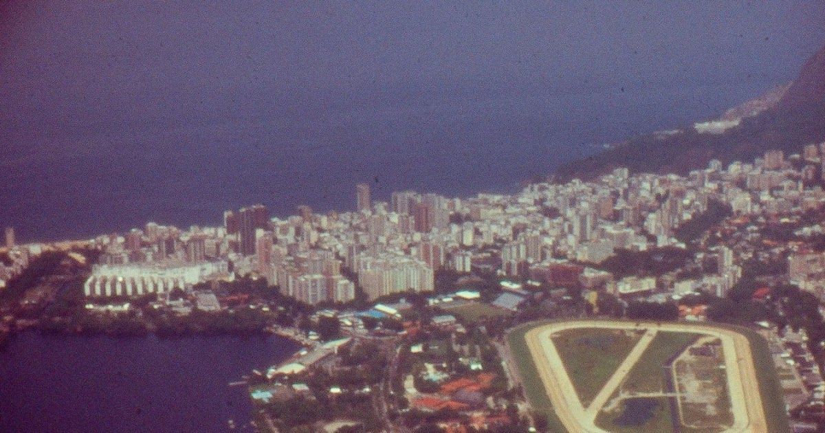 LambertTMarx's tweet image. It&apos;s the final reel of my Antartica and South America in 3D blog, featuring a whistelstop tour of Rio.

antarctica-in-3d.blogspot.com/2025/09/reel-3… 

#brazil #viewmaster #stereography #photography #camera #film #riodejaneiro #bigjesus