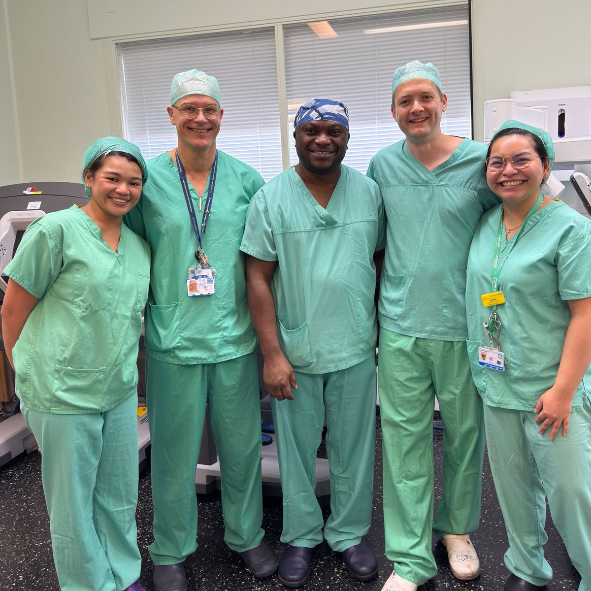 IP_London's tweet photo. 👏 A final robotic prostatectomy for our NIHR Clinical Lecturer @Connor_Urol under the mentorship of Mr Mathias Winkler and assisted by our amazing robotic theatre nursing team at Charing Cross Hospital.

Wishing him all the best at The Royal Marsden https://t.co/CyWXgcLHzR