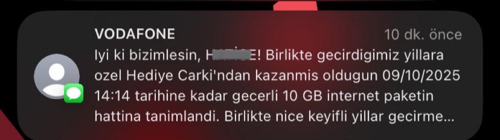 thefeyza's tweet photo. @denetlecomtr Ayrıca biraz önce tobi üzerinden operatör değiştireceğime dair birkaç konuşma yaptım.
Sonra da çarkı çevireyim dedim son kez. 

Çarktan 2 gb internet çıktı, sonra da bi bildirim 
"İyi ki bizimlesin. Yıllardır bizimle olduğun için 2 gb hediyeni 10 günlük 10 gb yaptık"
:D HADİ YA?! https://t.co/ZWkTefdWHq