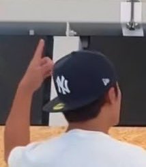 they really have the same taste in fashion now 😭😭😭