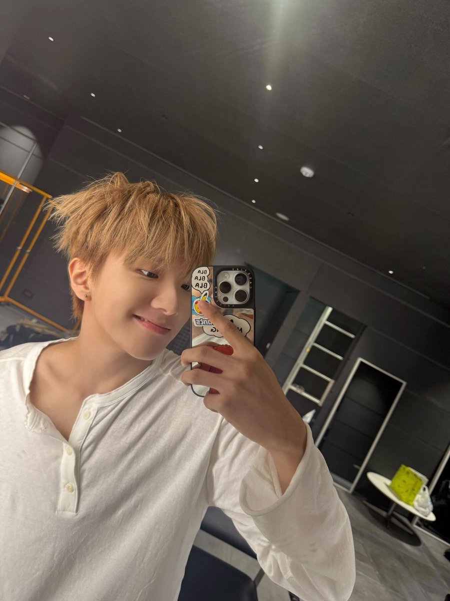 운학 • ֊ • tweet media