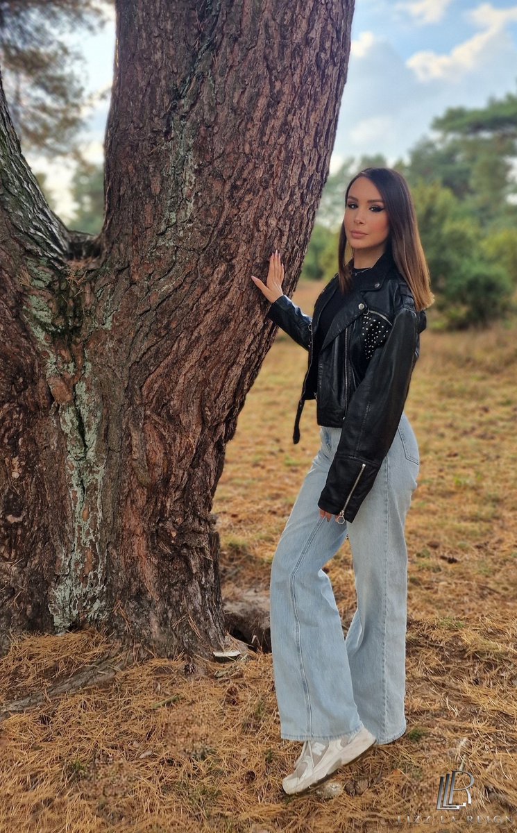 ⚜ LIZZ LA REIGN ⚜ tweet media