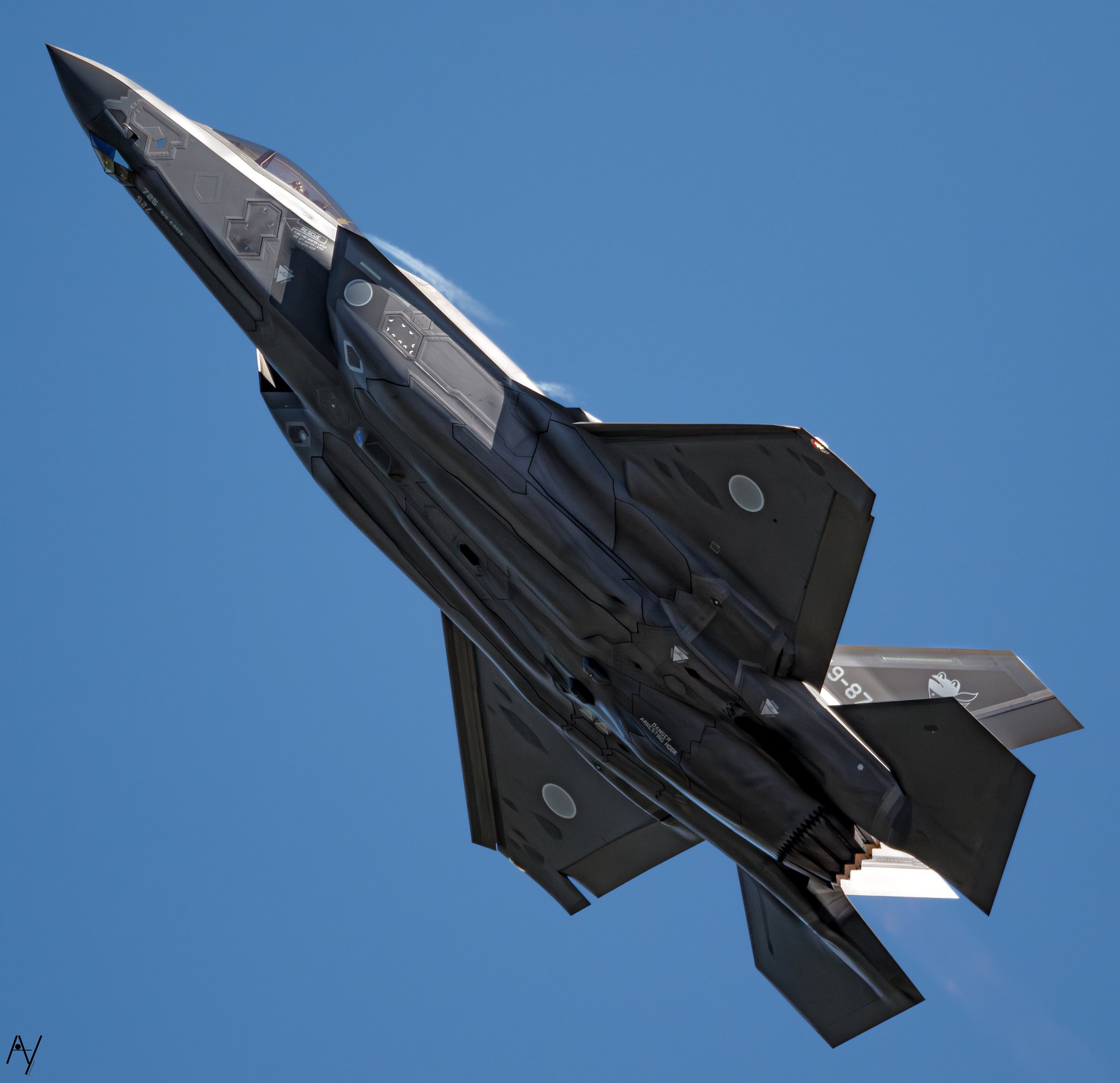 限定価格❗️技mix✨ F-2B ✨第3飛行隊 (三沢) 最終価格❗️技mix✨ F-2B ✨第3飛行隊 (三沢) 2025年