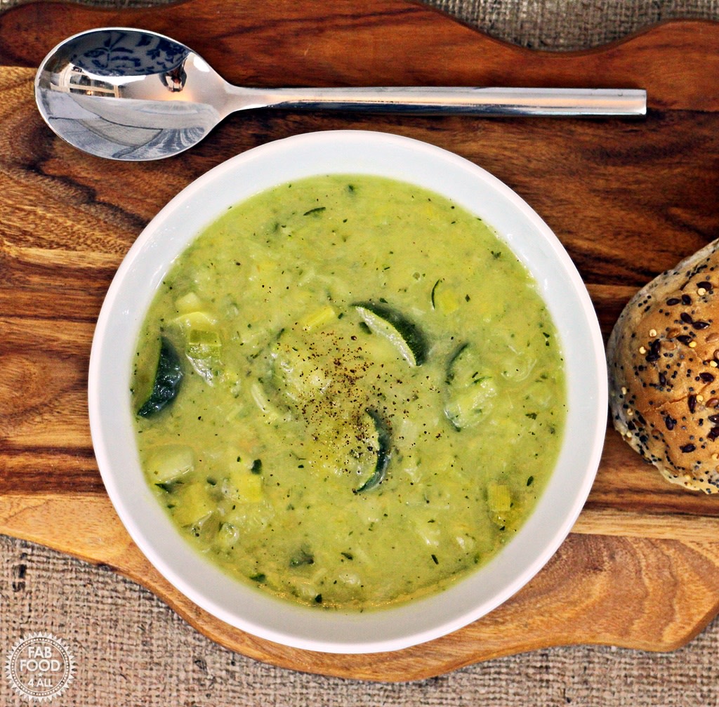 FabFood4All's tweet image. This simple Leek and Courgette Soup is super delicious, chunky, and vegan! Perfect for lunch or as a starter.Leek and Courgette Soup fabfood4all.co.uk/leek-courgette… #soup #vegan #zucchini #courgette #leek