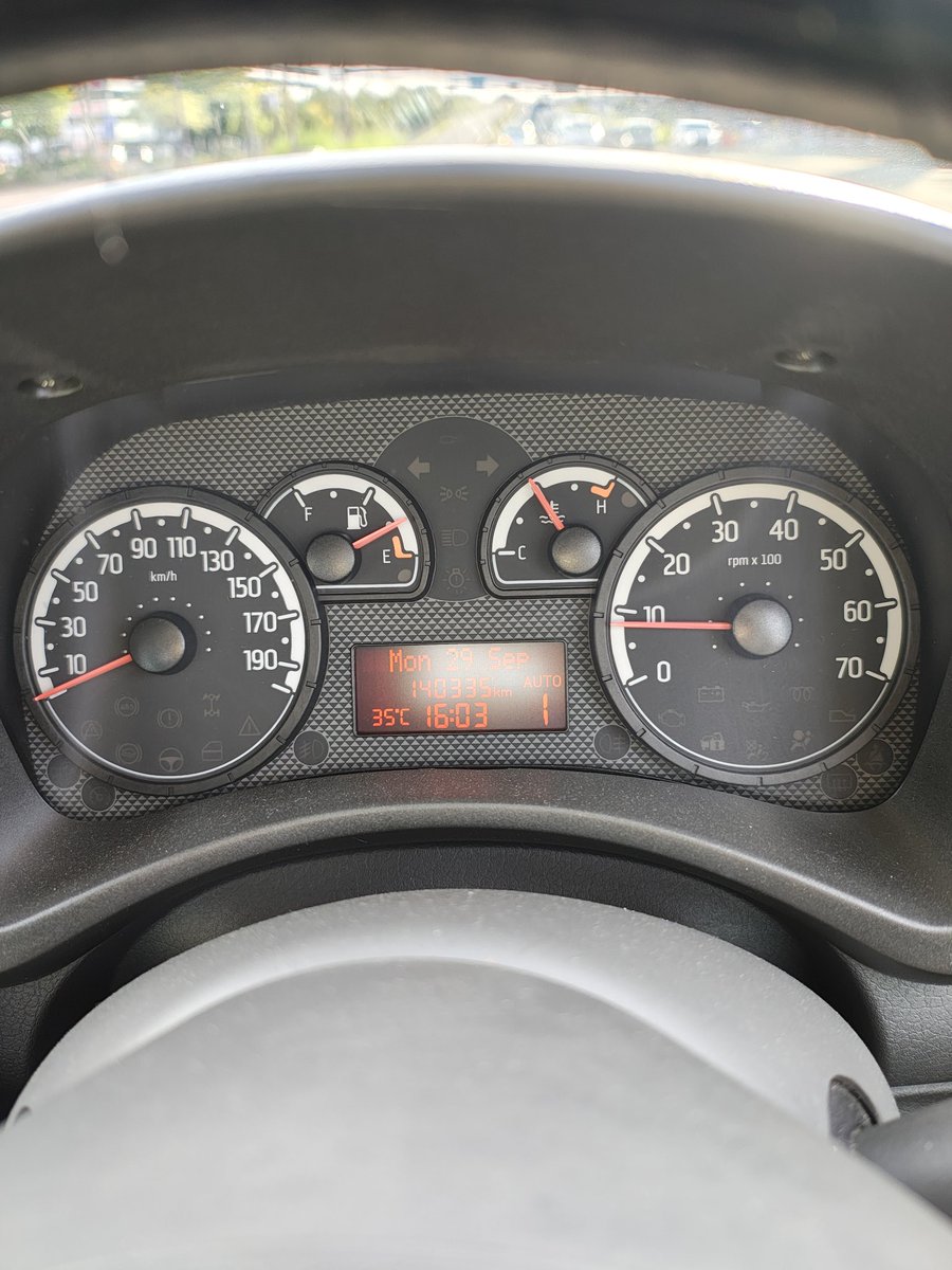 tanapapa's tweet photo. #fiat #panda2 14万Km超えでクラッチAssy交換完了！デュアロジックは、まだまだ元気？なのか・・・。とりあえず問題無いので、様子見です。素人作業ですが、大満足！次はたぶん、フロントショックマウント交換かなぁ・・・、ちょっと異音が気になってる・・・。 https://t.co/VIOnVP1xF8