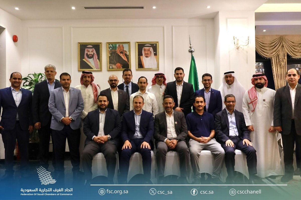 سفير المملكة لدى فيتنام  أ.محمد دهلوي
يقيم حفل عشاء على شرف معالي وزير الصناعة والثروة المعدنية أ.بندر الخريف
ووفد مجلس الأعمال السعودي الفيتنامي برئاسة أ.أحمد الذييب 
#اتحاد_الغرف_السعودية