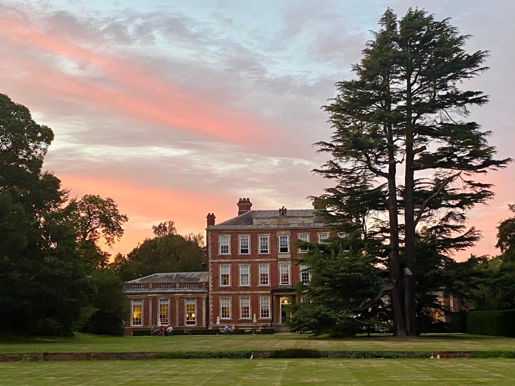 Golden leaves, crisp air, and cobbled streets bathed in autumn light
Stay at Middlethorpe Hall and discover the magic of York in autumn:
bit.ly/37gvWrd
