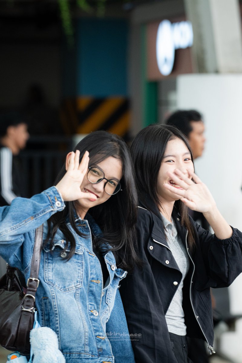 _bekindness's tweet photo. 𝚝̶𝚎̶𝚖̶𝚋̶𝚊̶𝚔̶𝚊̶𝚗̶  tunjukan tepat sasaran! 👇
@Ekin_JKT48 

——
29092025
Soekarno-Hatta Int. Airport
#JKT48AirportFashion https://t.co/cse0ahamRD