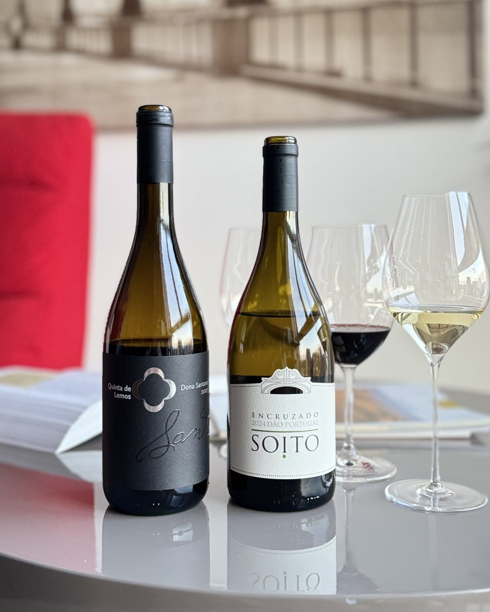 LadyCWine's tweet photo. Discover Dão - Portugal’s Burgundy
Soito Encruzado 2024 – vibrant, citrus & pear, mineral-edged, crisp & lingering.
Quinta de Lemos 2007 – mature, dried fruits, spice & subtle leather. A textbook Dão red.
🔗 https://t.co/YJZNG1ty5j
#Foodandwine #Daowines #Winelovers https://t.co/XXT6c6qxGY