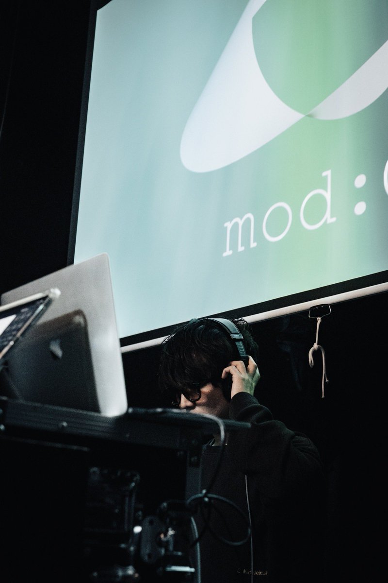 mod:O tweet media