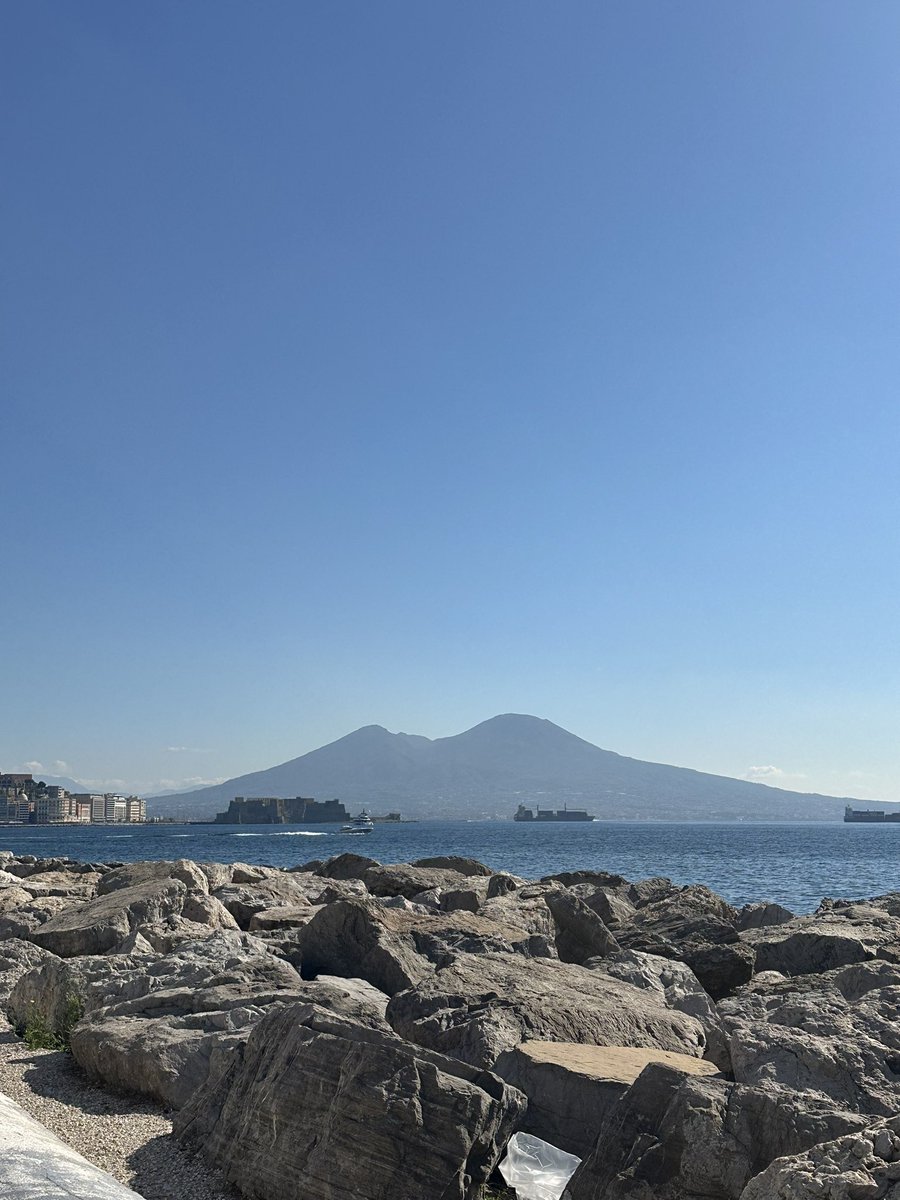 Haftaya yürüyerek başlamanın verdiği huzur ile herkese iyi haftalar diliyorum. 
🌺🌺🌺