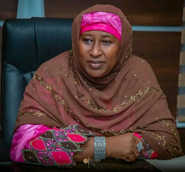 MetoricPost's tweet photo. Governor Bala Mohammed Sacks Women Affairs Commissioner - https://t.co/Ospn4Yf2oe https://t.co/NIzH3RR90d