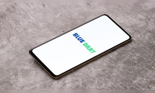 CNBCTV18News's tweet photo. #BlueDartExpress to hike shipment prices by 9–12% from January 1, 2026
@jpullokaran
https://t.co/1fm6p0jexs https://t.co/YS6h983Sni