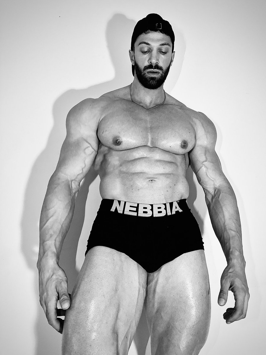 STUDIO1240's tweet photo. Alessandro, #musclebuilding #bodybuilding #bodybuilder #classicbodybuilder #malebodybuilder #musclebody #malemuscle #malemuscleworship #muscleworship #musclemodel #shotoniphone https://t.co/iEbouy2EZk