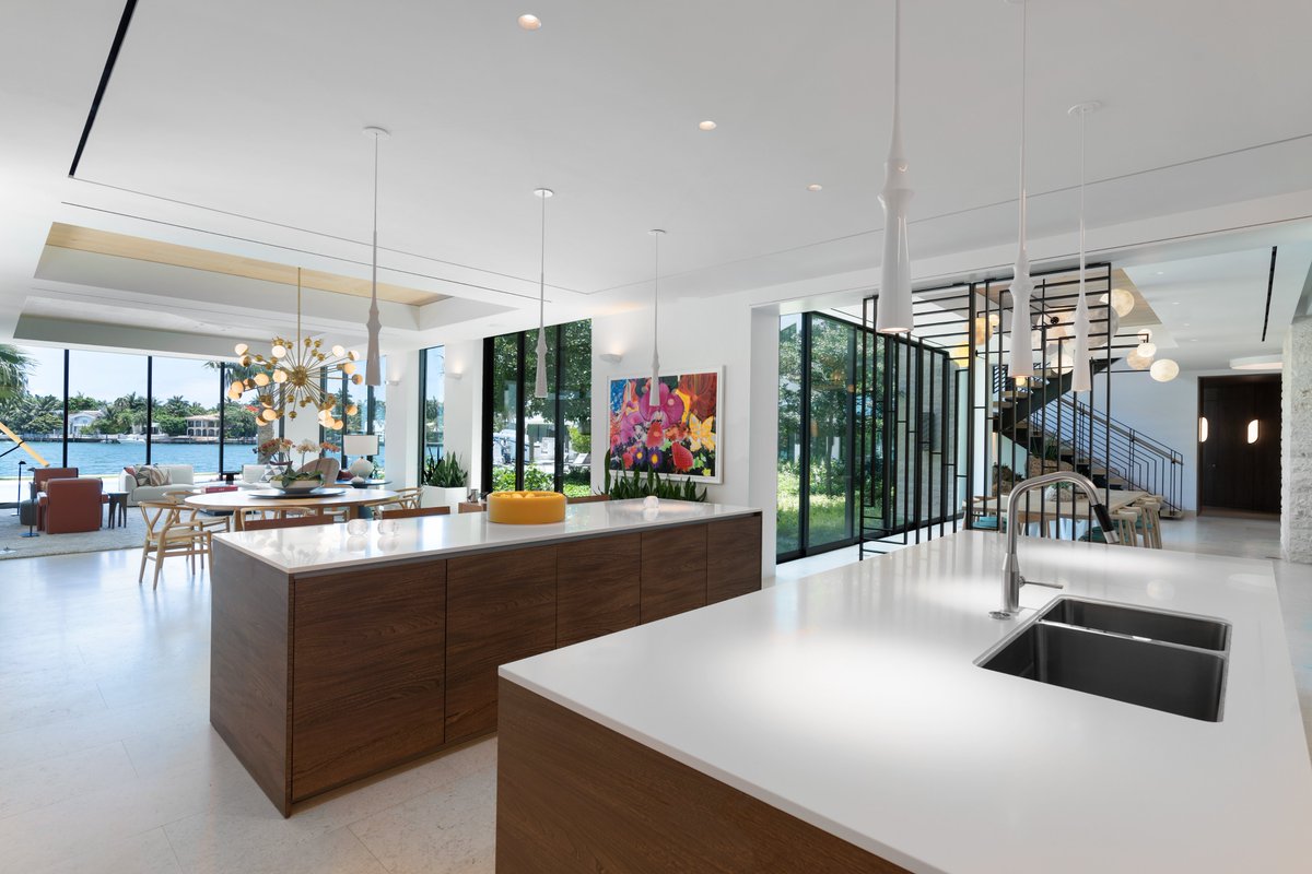 Lifestyle_PG's tweet photo. VENETIAN ISLANDS MASTERPIECE

A panoramic retreat shaped by design, scale, and skyline views.

#LPG #lifestyleproductiongroup #modernmasterpiece #waterfrontliving #architecturalluxury #venetianislands #miamibeach #biscaynebay #luxuryrealestate #miamirealtor https://t.co/pa4jU3rI4B