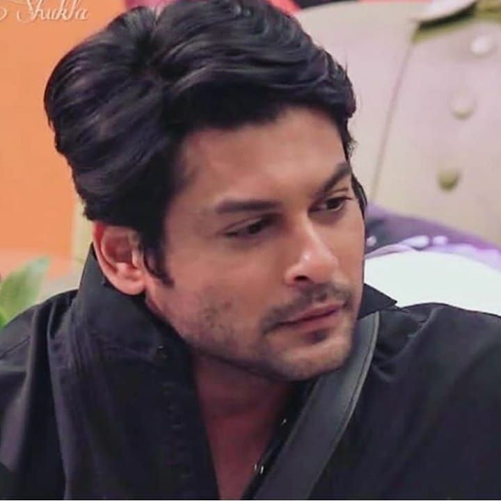#SidharthShukla in BB13 destroyed the fake images of many by exposing their true colours 
He faced planning, plotting, bitching &amp; backstabbing but stood tall with honesty &amp; his strong beliefs ✨
The only real man among the fake 

6 ICONIC YRS OF SID IN BB