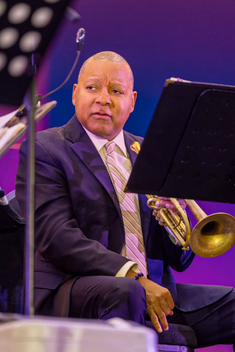 StandardBankArt's tweet photo. A masterful offering from the Jazz at Lincoln Center Orchestra with Wynton Marsalis , that @Kgosi_sa likened to a Sunday evening in your mother’s home.💙
A gentle reminder that music is not only heard, but deeply felt.
#SBJOJ2025 #ChampionOfTheArts #FollowTheBlueNote https://t.co/SX0w5QxecK