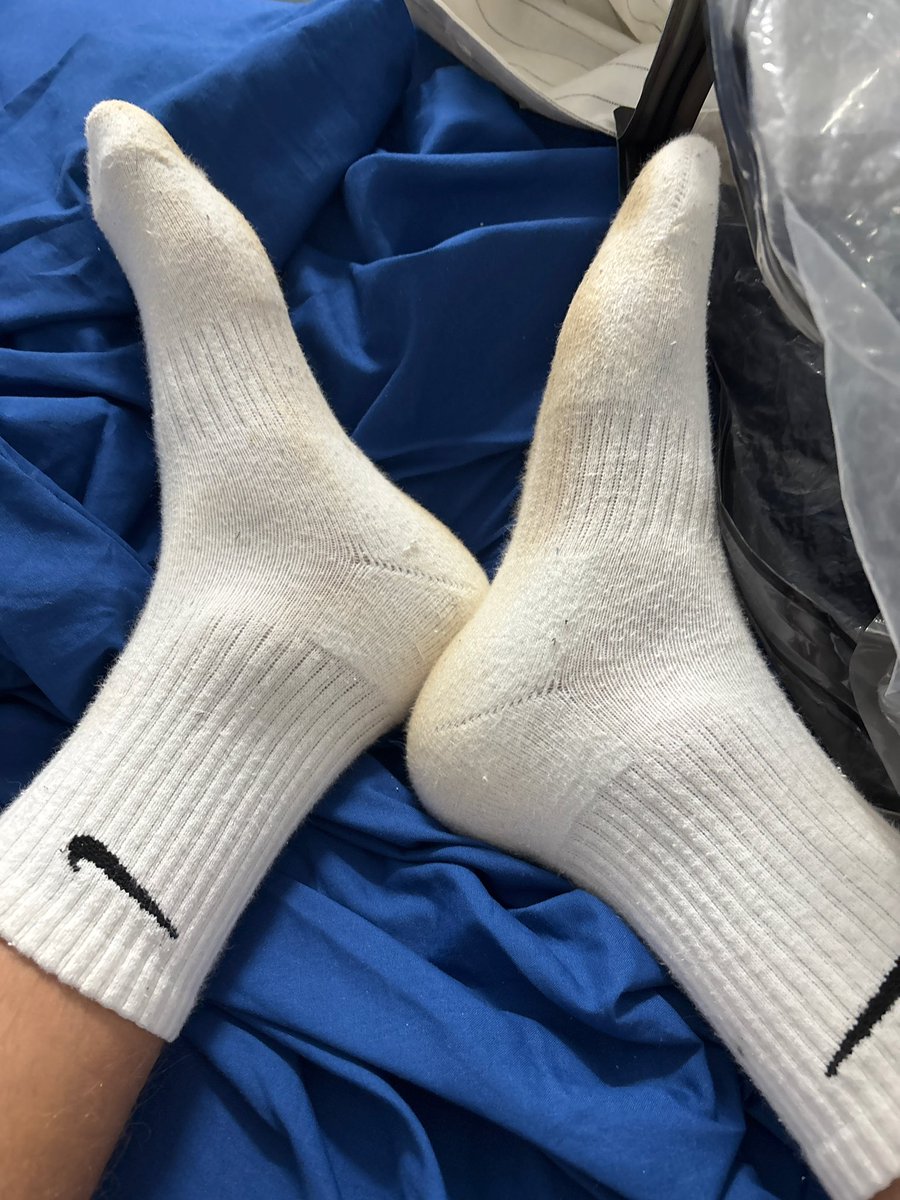 MasterHamfrey's tweet image. Du bist mein kleine hure die mir dein ganzes Geld abdrückt!

#geldsklave #zahlschwein #cashmaster #zahlsklave #findom #paypig #geldherr #alpha #feetdom #smellyfeet #master #getragenesocken #Füße