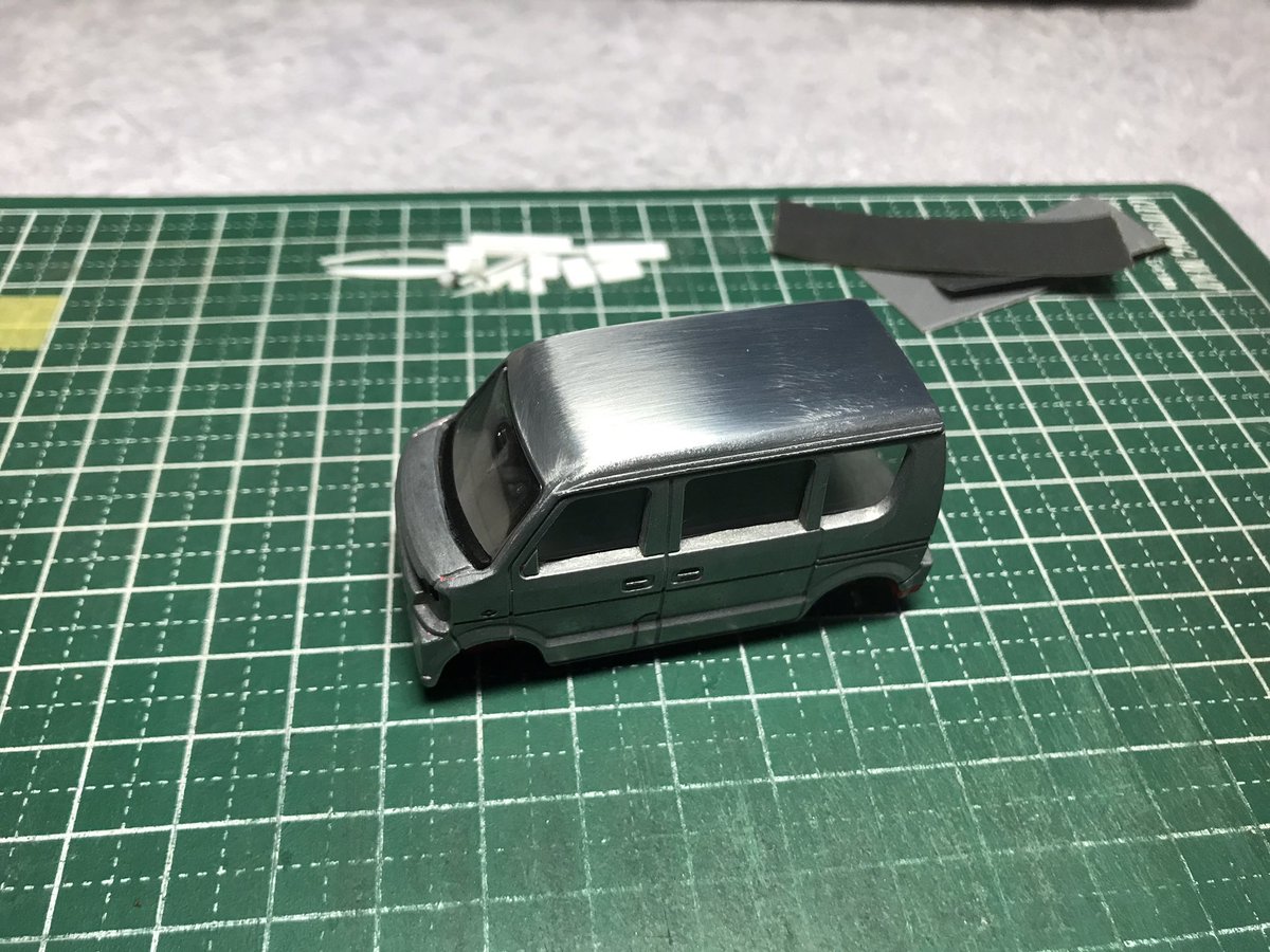 ouct_m's tweet photo. 次のカスタムの候補車両？
決定ではないです。変わる可能性大。
屋根���ボコボコ削ってスムージング。

＃トミカカスタム
＃スズキエヴリィ https://t.co/8IOthFooKw