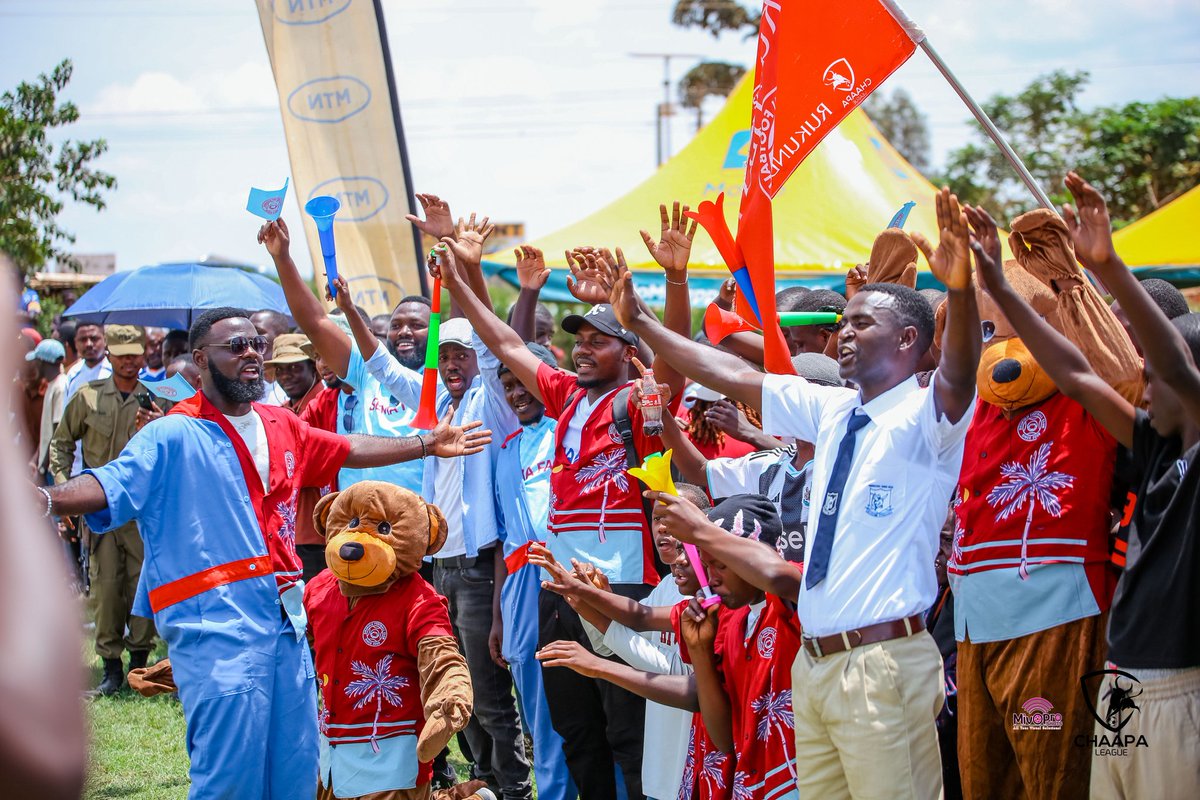 Sikukulu_fc's tweet photo. Erizooba twakushaba, omwoyo'rikwera, shuuma oyigye 🙌
 Typical of a quarterfinal rusaayi, moments like these remind us how @ChaapaLeague season 10 was so massive, forever a nirvana to us 👌
#RukundoEgumeho 

📷 : @MivoProShots https://t.co/lrjcZKtvvt