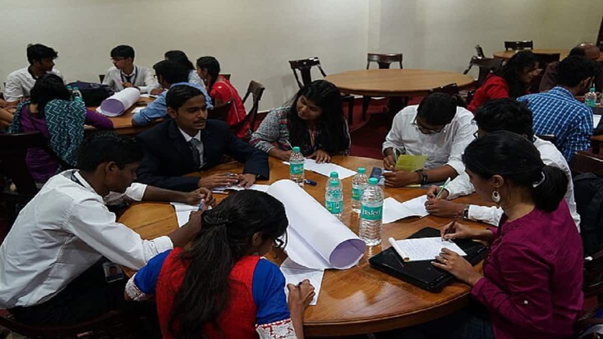 careers360's tweet photo. NEET UG Counselling 2025: MCC begins round 3 registration for MBBS, BDS vacant seats

NEET UG 2025 choice-filling begins tomorrow. 

#NEET #MBBS 

https://t.co/t9dbhiPtVx https://t.co/WIC6ch8q7x