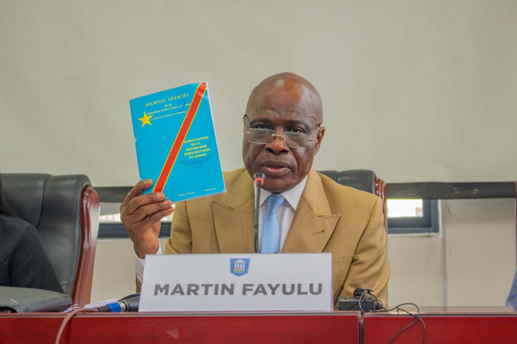 « Je ne cautionnerai pas le changement de la constitution, et si Tshisekedi ose, il me trouvera sur son chemin ».dixit le président <a href="/MartinFayulu/">Martin Fayulu</a> au parlement des étudiants