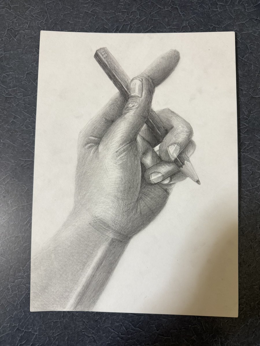 Hey everyone, long time no see! ✨
I’m feeling great today because my art teacher praised my drawing 💛
Why am I speaking in English?
Hmm… I guess it’s just the mood I’m in!
#デッサン  #8日目