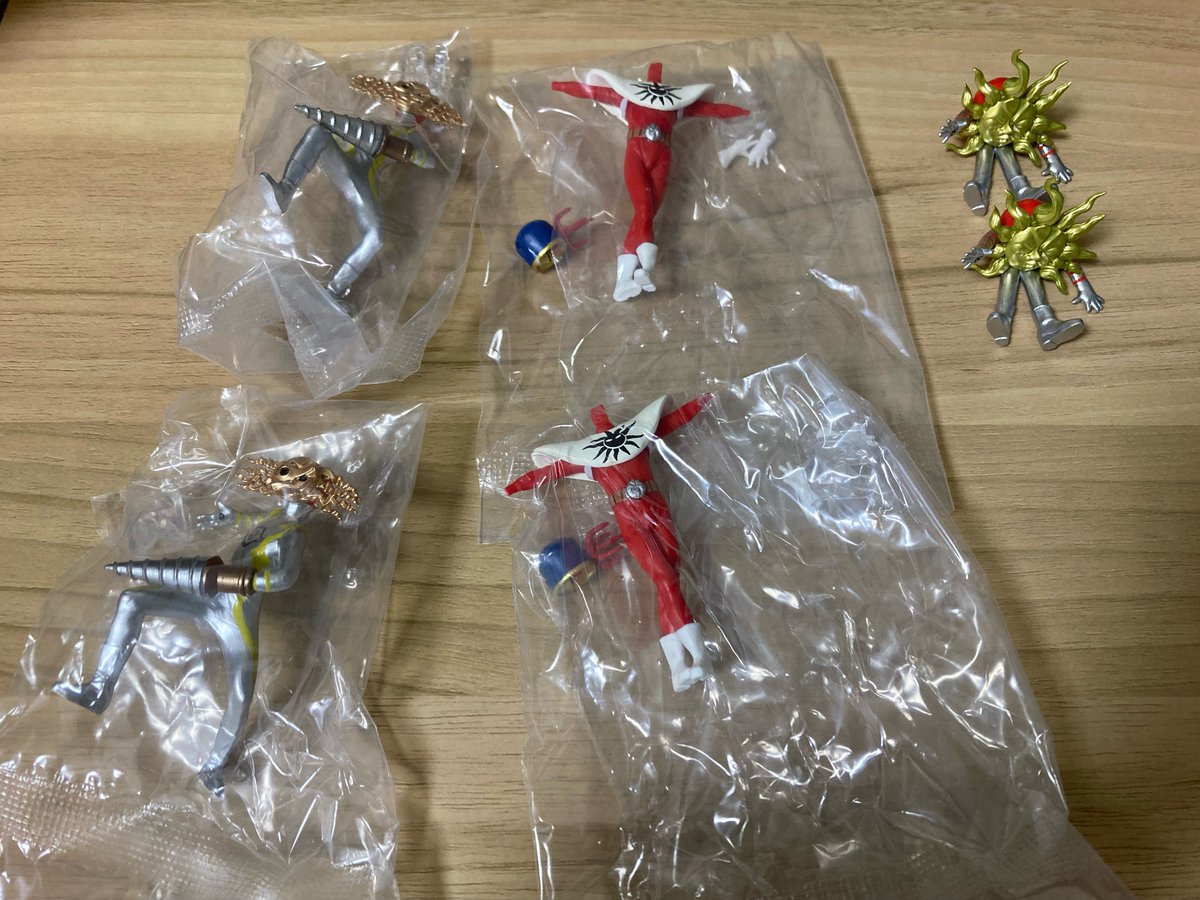 Leo3nnn's tweet photo. タローマンガチャ、ダブりまくってしまい… 水差し男爵と交換して頂けないでしょうか…？ https://t.co/fa8EpNcGJv