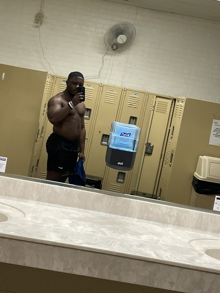 Witness107's tweet image. Ain’t posted myself in a min. Gotta show the gym pics #explore #gym #progress