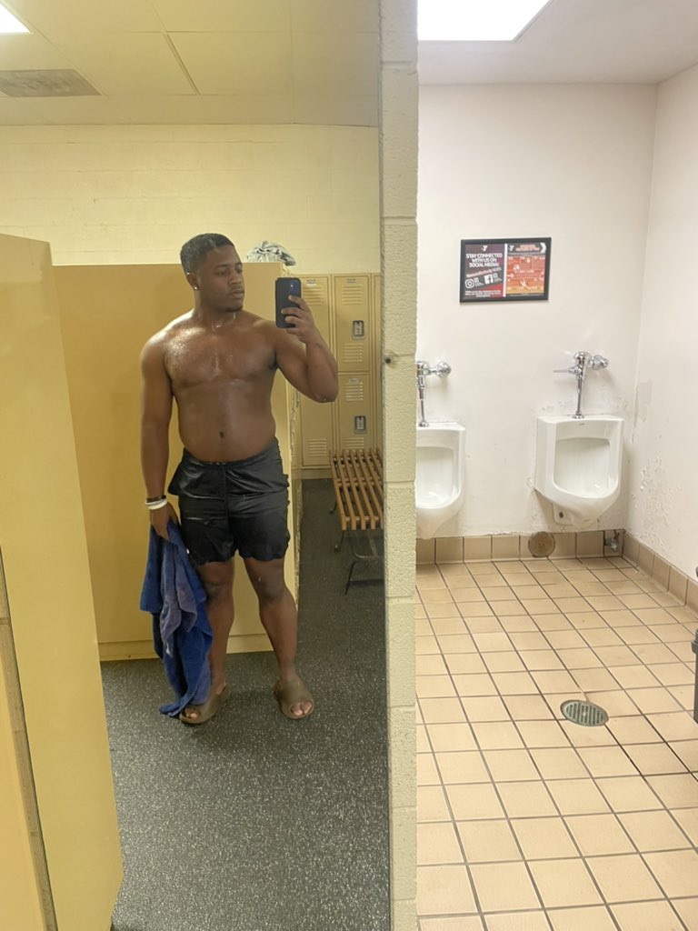 Witness107's tweet image. Ain’t posted myself in a min. Gotta show the gym pics #explore #gym #progress