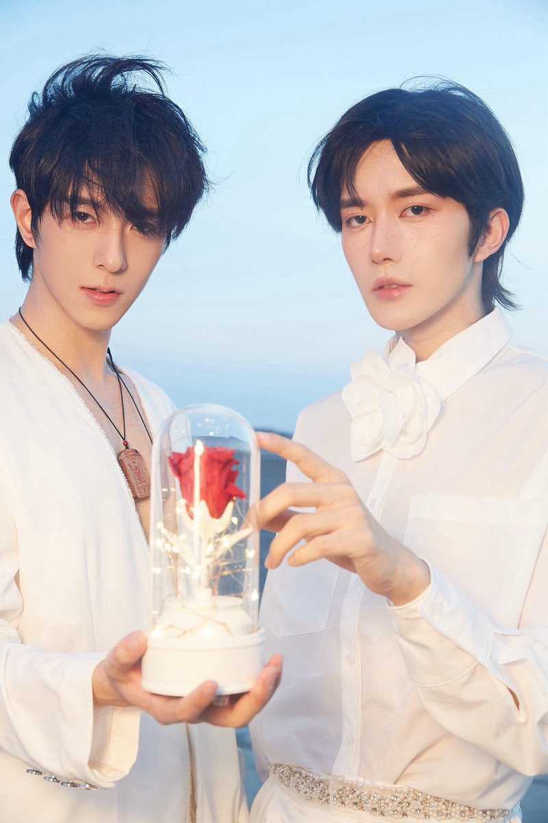 250929 Rednote

Rose in the palm

#DesireTheSeries #ABODesire #XingQiu #EliotHuang #KipukaQiu #黄星 #邱鼎杰