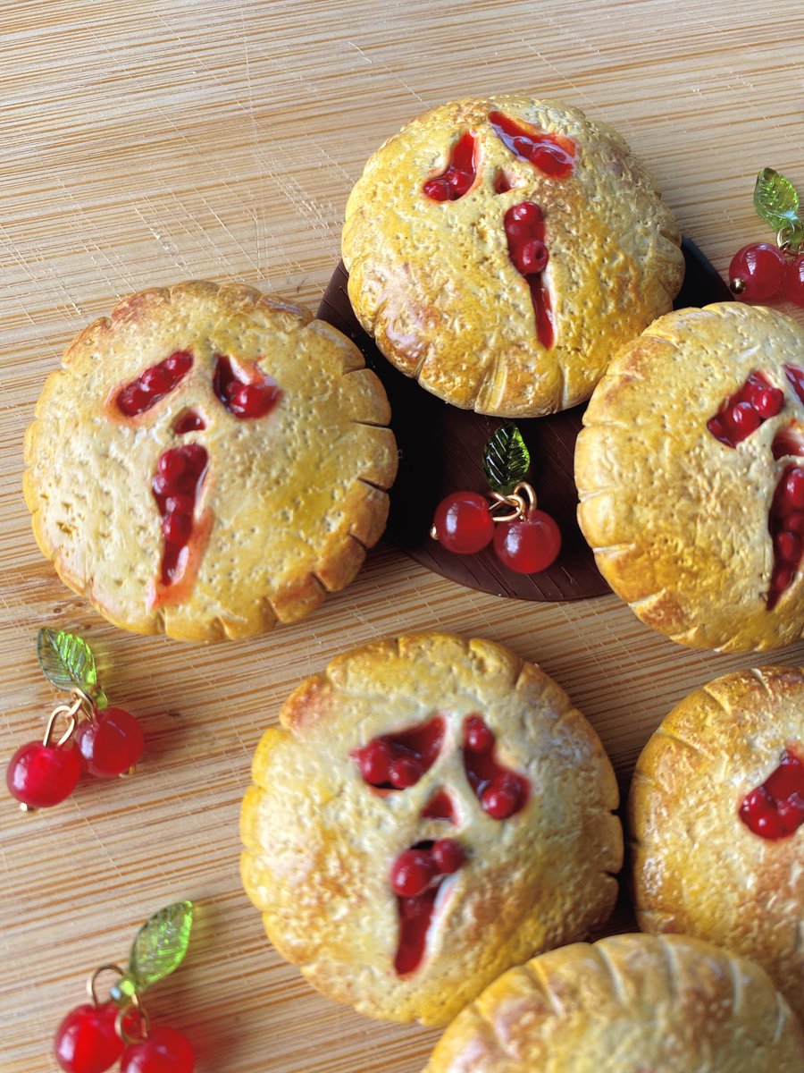 kyaabaird's tweet photo. Ghost face cherry pie magnets made by hand not AI ❤️

You can get yours from my shop! https://t.co/BZ7hSxZH3l