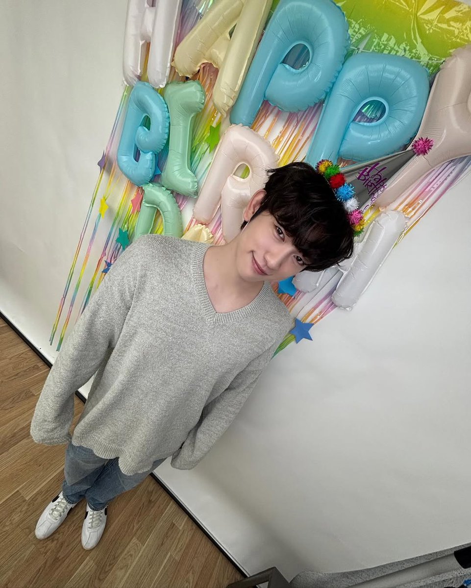 🍑:ผมหวังเพียงว่าเค้าจะไม่บาดเจ็บนะครับ
🍑:ให้เขากลับมาอย่างปลอดภัยจะดีที่สุด!
🍑:จะเรียกคำแนะนำได้มั้ยนะ..ยูคยอมมี่เป็นผู้ใหญ่กว่าผมซะอีก
🍑:พวกเรามาภาวนาให้ยูคยอมกลับมาอย่างแข็งแรงกันเถอะ🙏
🍑:ตอนที่กำลังกลับบ้าน
🍑:ผมสั่งข้าวหน้าปลาไหล
🍑:ผมกินไปแบบกึ่งหลับกึ่งตื่นเลย
(ต่อ)👇