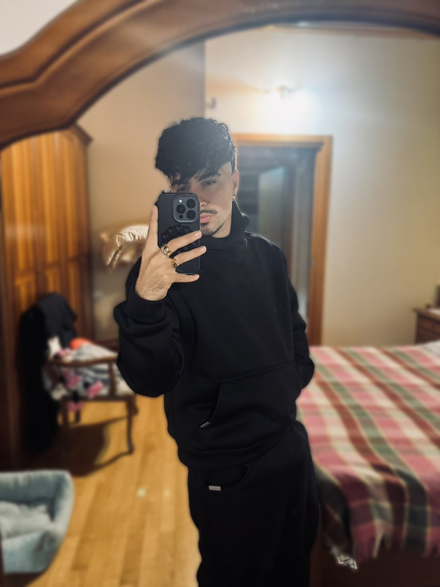 Luca 🌹🐍🐦⬛ tweet media