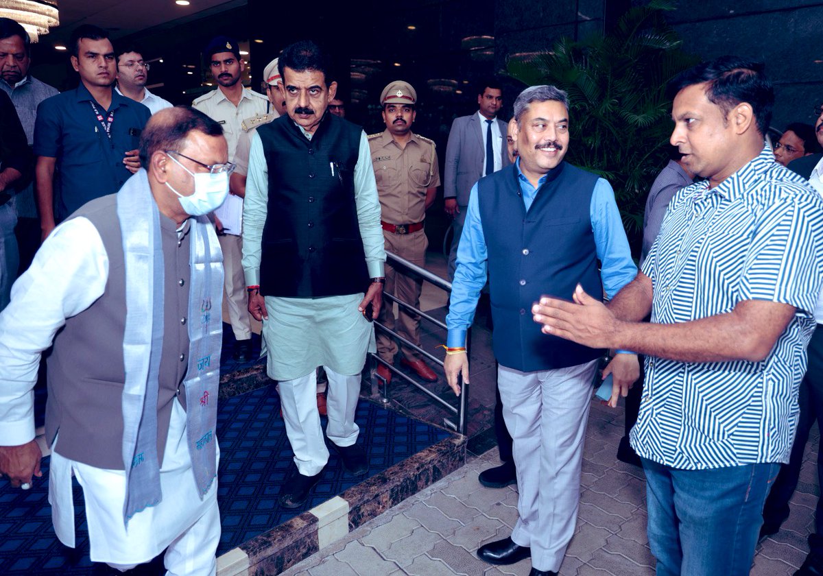 EXCISECGST's tweet image. Hon&apos;ble MOS(Fin.) Shri Pankaj Chaudhary addressed 200+ taxpayers, trade &amp;amp; industry associations on Next-Gen GST reforms.
Member CBIC Shri Surjit Bhujabal and CC BZ Shri S Puri participated in the interactive session on GST 2.0 and addressed to the various queries raised by them.