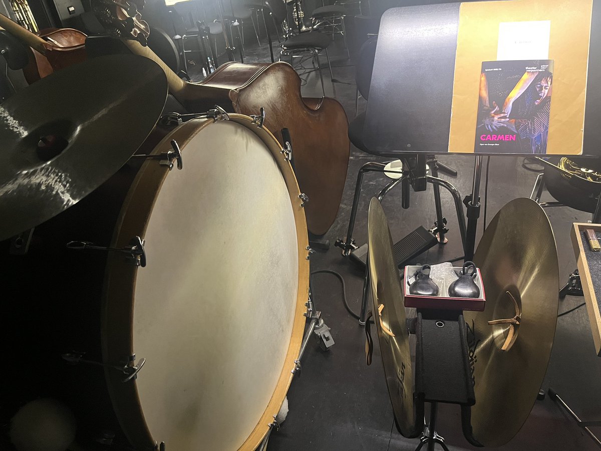 EriHasemi's tweet photo. カルメンの初日公演。今回は打楽器パートです。
動画くらいでしかやる機会の無かったフラメンコカスタネット、��うやく仕事で役に立って良かった🙏 https://t.co/DZYNQCTWVR