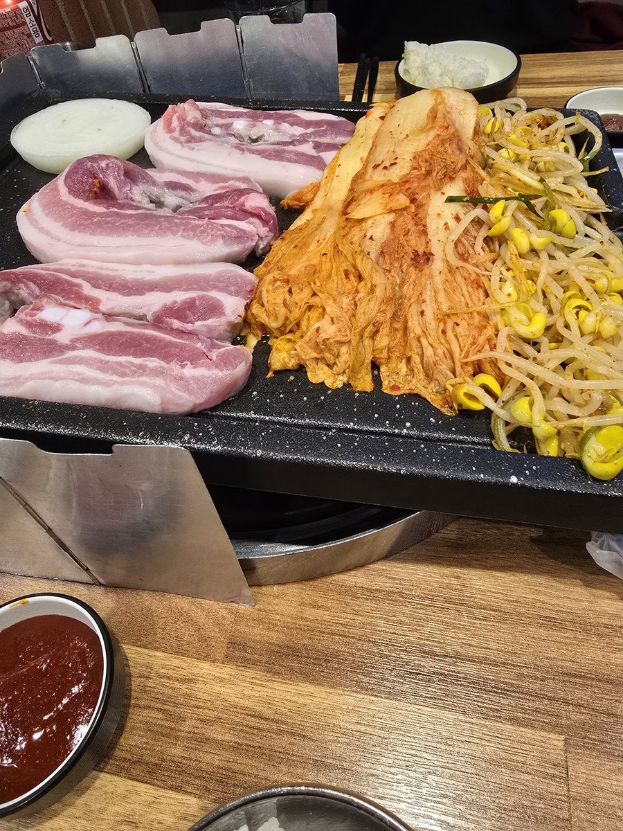withleedo's tweet photo. 250929 08:14 pm kst 🐥💬

im here to eat after working out w dongjuㅋㅋㅋㅋ

seoho?

seoho ate ㅋㅋㅋㅋㅋㅋ

who told him to eatㅋㅋ

if he hadn’t eaten i would’ve bought him foodㅋㅋㅋㅋ

but he didn’t say anything and came here

i had no idea either before keonhee told meㅋㅋㅋ https://t.co/etwZpJFKIz