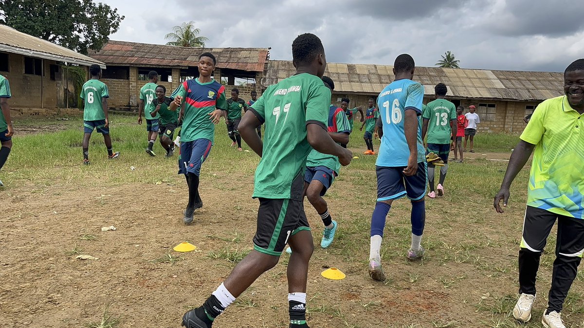 openfieldcam's tweet photo. Legend FA tops Pole B of the #K4CLIENT Football Tournament, and we're not done yet! As we fight for the title, we're also fighting for a cleaner planet . This tournament isn't just about football - it's about turning plastic waste into plastic bricks and making a difference. https://t.co/TCzH7JZkI4