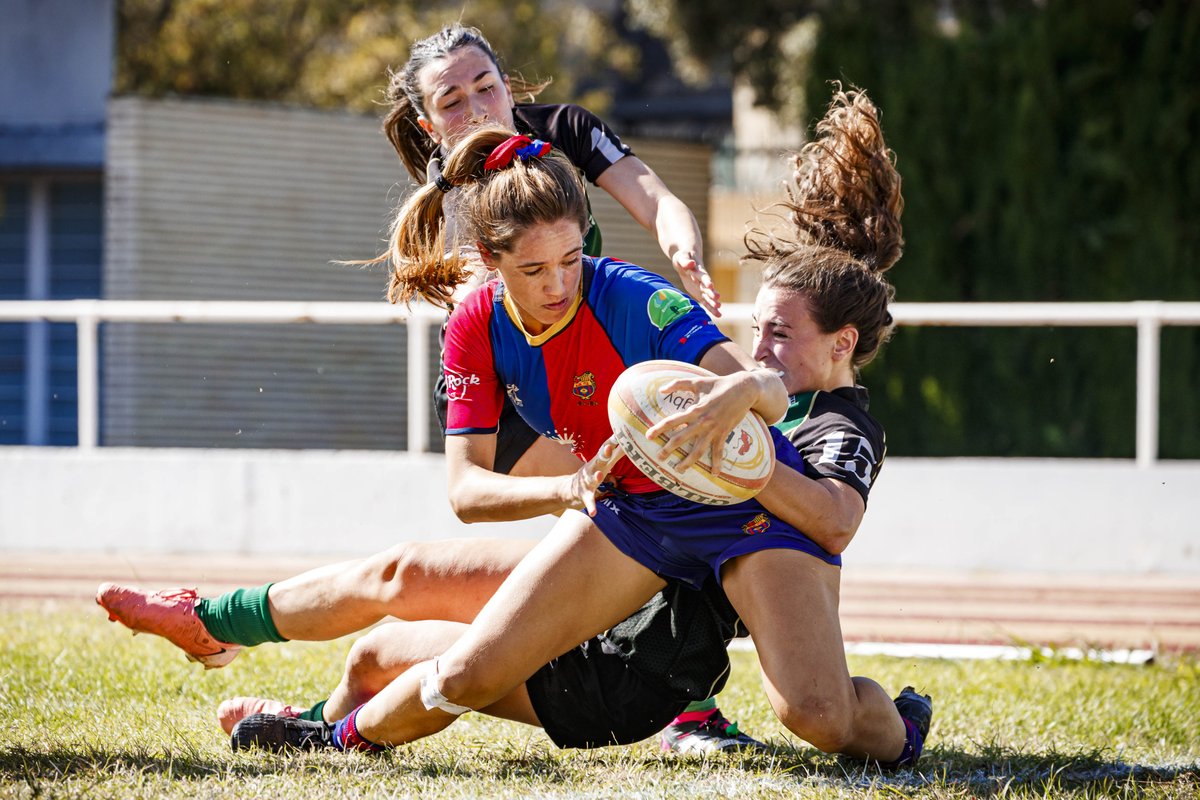 CDURugbyZgz's tweet photo. El amistoso CEFA Unizar - @avrfcb de @Rugby_femenino en imágenes https://t.co/Lh1hUzFVSR https://t.co/9l2L0dqeiR