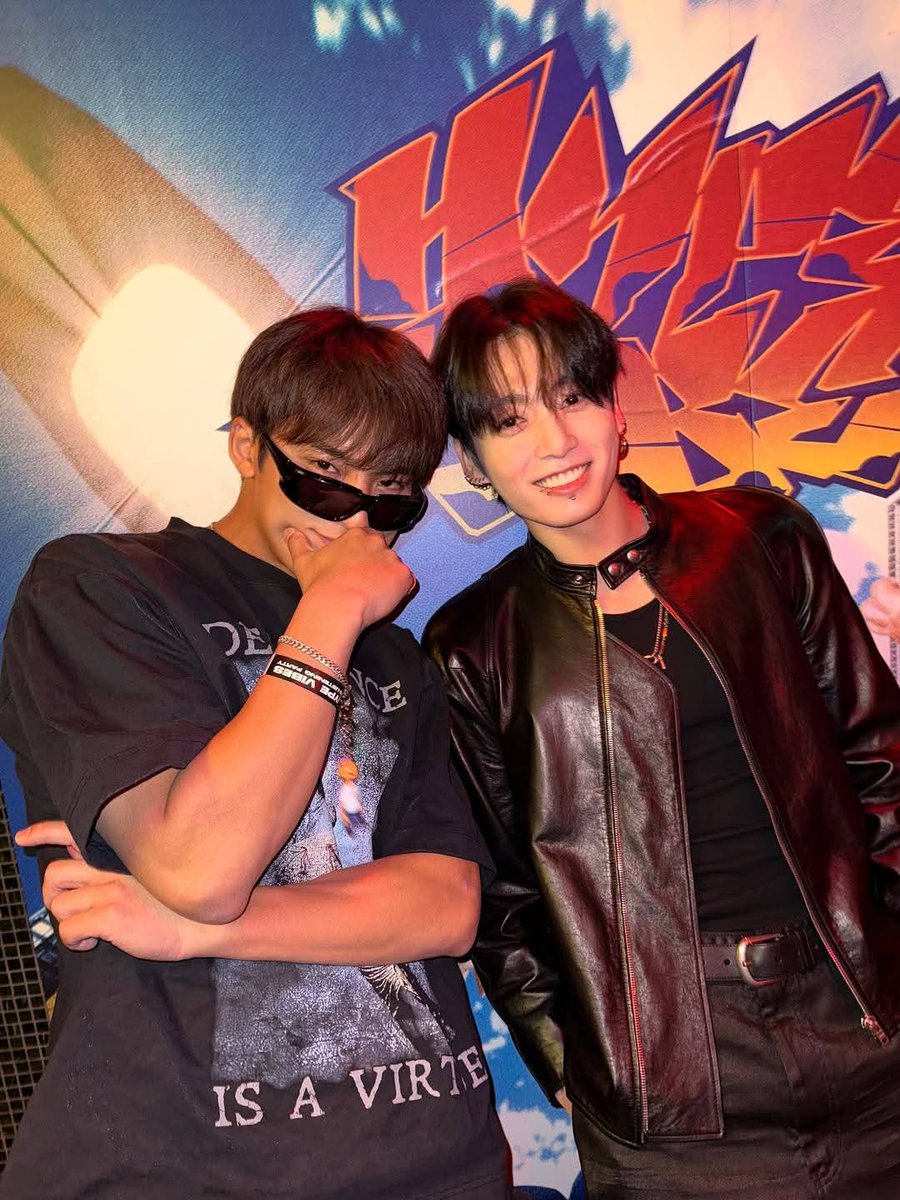 BunchiJikook's tweet photo. Jungkook  &amp; Mingyu at cxm’s listening party !!! #Jungkook https://t.co/XTkl9QywCx