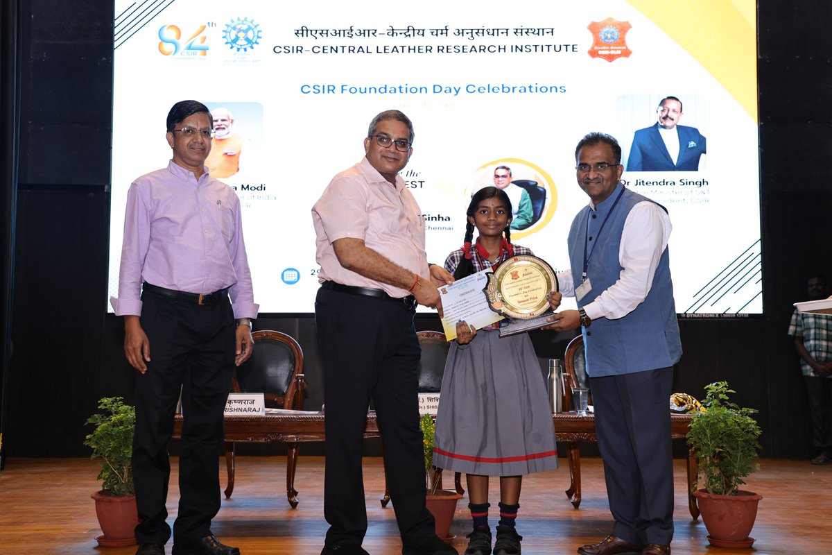 clriindia's tweet photo. 1/2 #84YearsofCSIR
During the 84th #CSIRFoundationDay at CSIR-CLRI, Prof. (Dr.) Shishir Sinha, Director General – CIPET, Chennai, proudly presented awards to the winners of the Open Innovation Idea Competition for school children @CSIR_IND @kjsreeram @DrNKalaiselvi @CsirJigyasa https://t.co/Yv2jOCnSeh