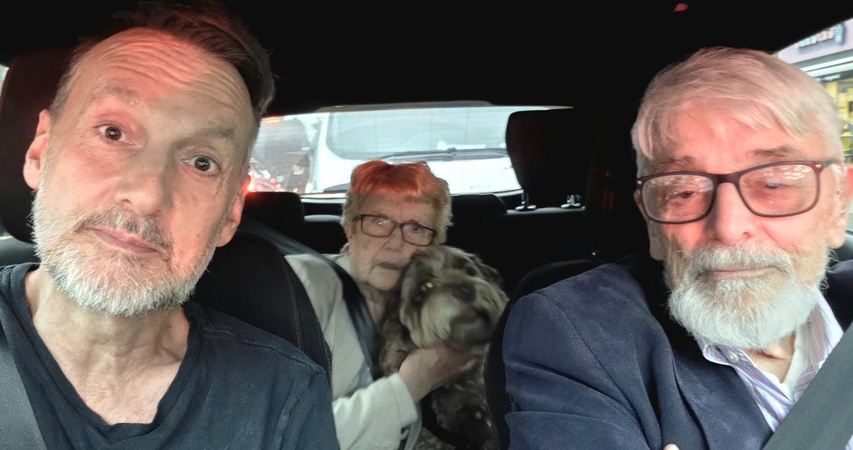 Timsley's tweet image. Taking the parents up the sister&apos;s for the evening...! #SAIDIT 🤪

#TIMMYALEXISCARRINGTONWARD #LESBEANANGEL #BOSLEYJOHNBOSLEY #ROBINBASTARD