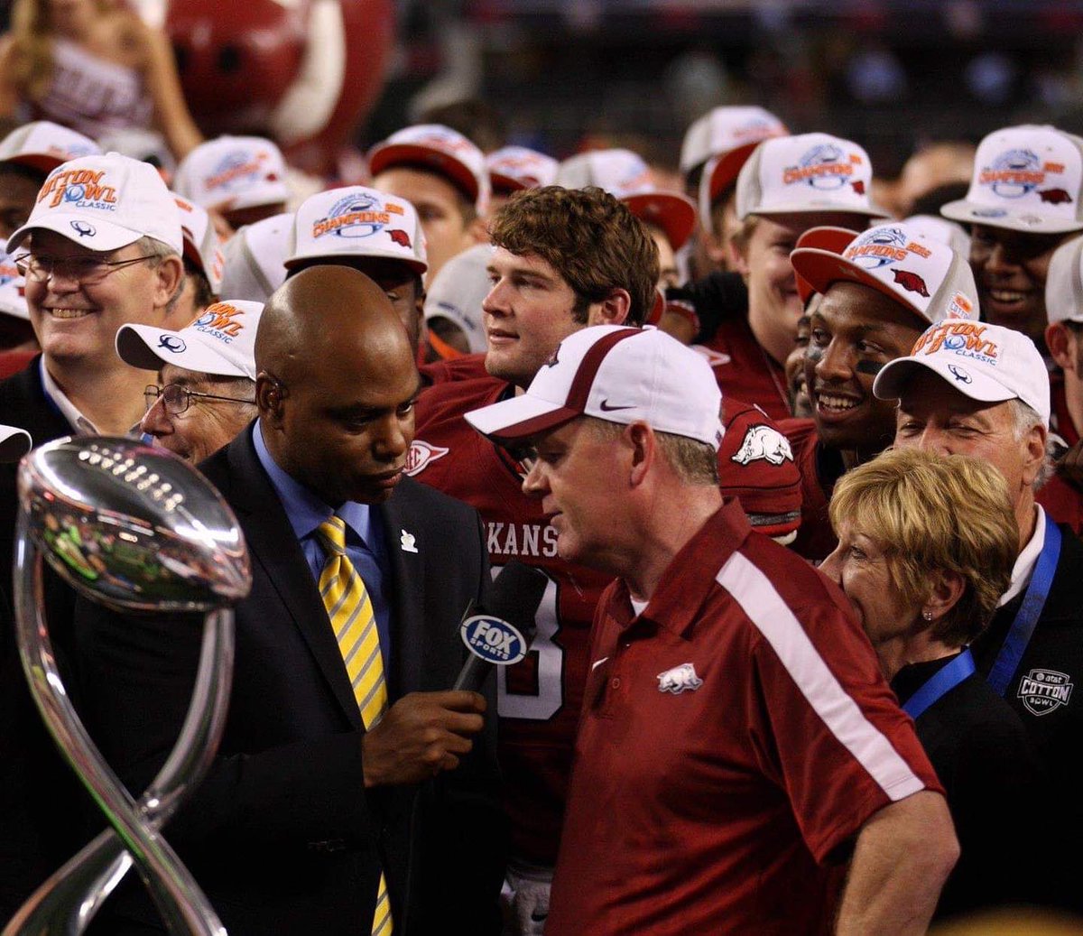 jerrymitch38's tweet photo. I stand behind @CoachBPetrino ‼️
His WINNING MENTALITY and dedication to HARD WORK are exactly what the #Razorbacks need. #WPS #GoHawgs https://t.co/SoytzNtvFy