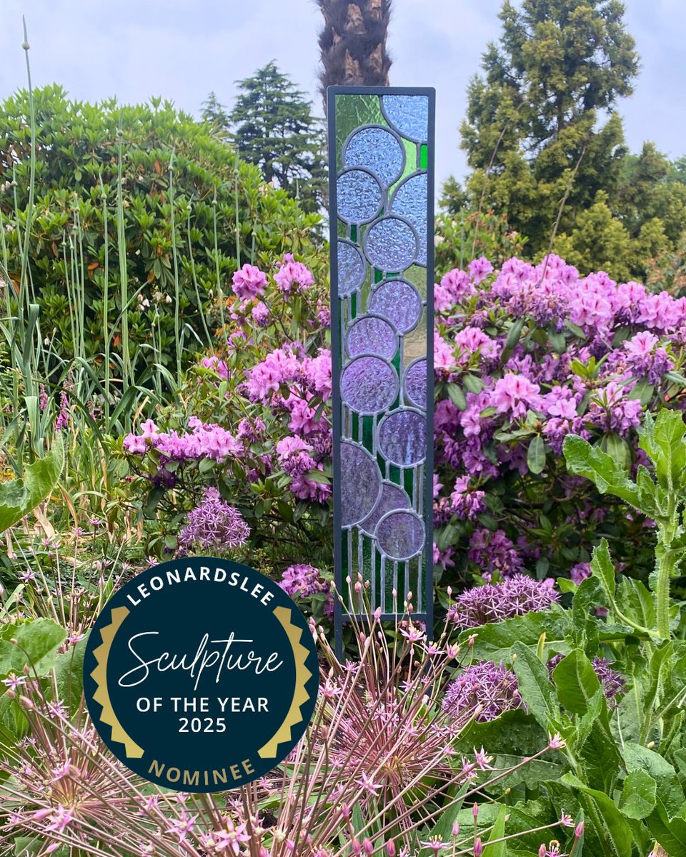 From bronze to glass, every sculpture at Leonardslee tells a story. Who will you choose as Sculpture of the Year 2025? Vote here: leonardsleegardens.co.uk/news/sculpture…