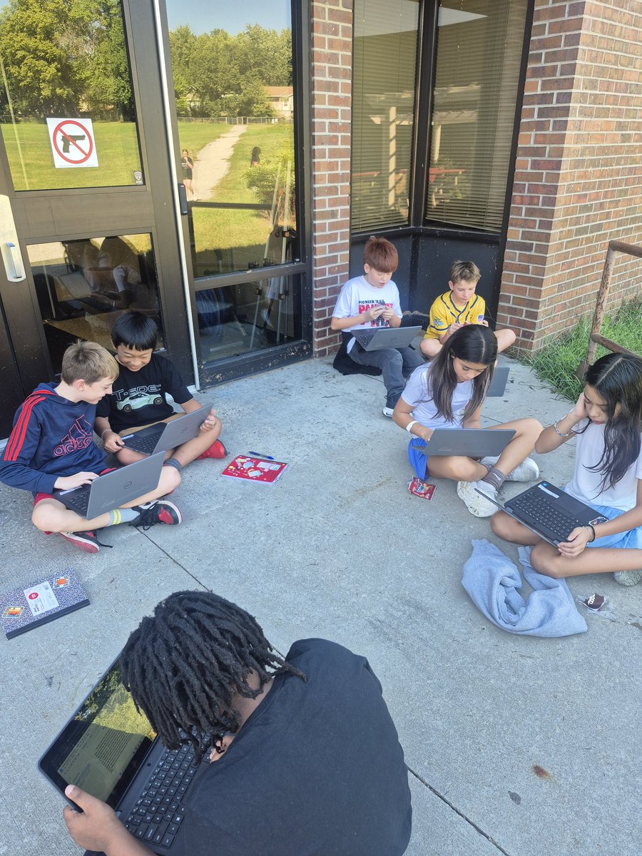 MrsKomp's tweet image. Reading our narratives outside with treats. Three of my favorite things! 😍These 6th graders worked so hard on their personal narratives, and we had a blast celebrating them today! 🎉
@TeachersCollege #UnitsofStudy #WritersWorkshop