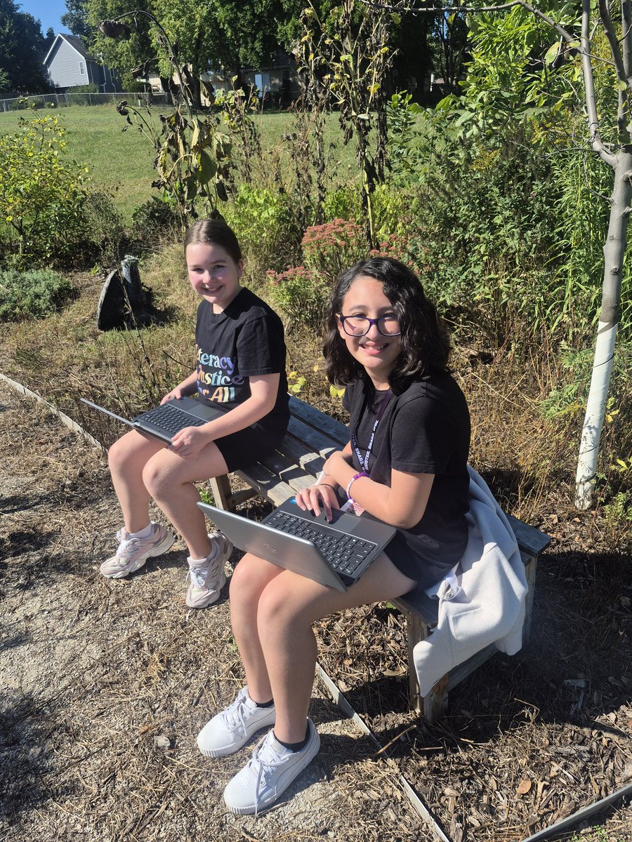 MrsKomp's tweet image. Reading our narratives outside with treats. Three of my favorite things! 😍These 6th graders worked so hard on their personal narratives, and we had a blast celebrating them today! 🎉
@TeachersCollege #UnitsofStudy #WritersWorkshop